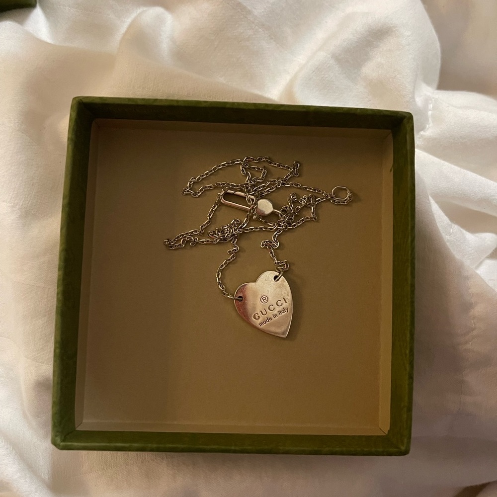 gucci designer silver heart necklace